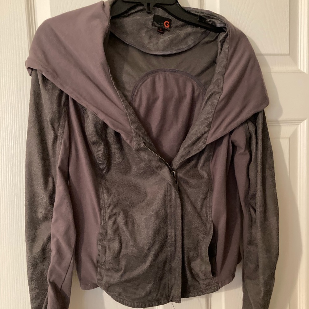 Zipper top with hood